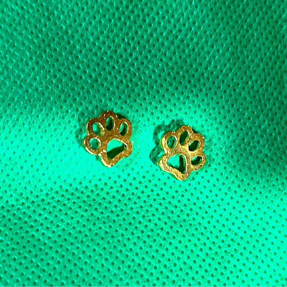 Paw print studs